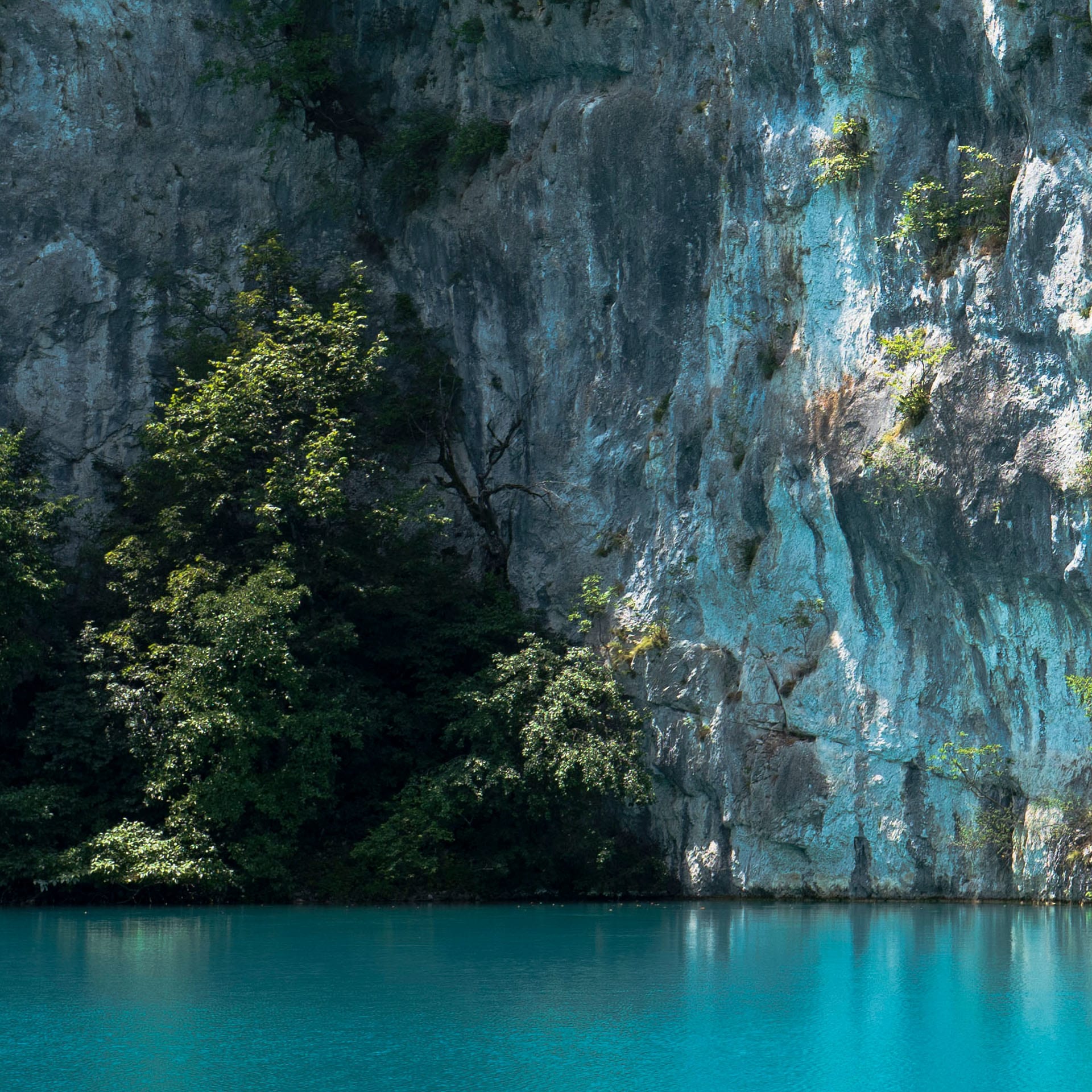 Tufa swatch: a photography digital art wallcovering customizable by scale, color, and more.