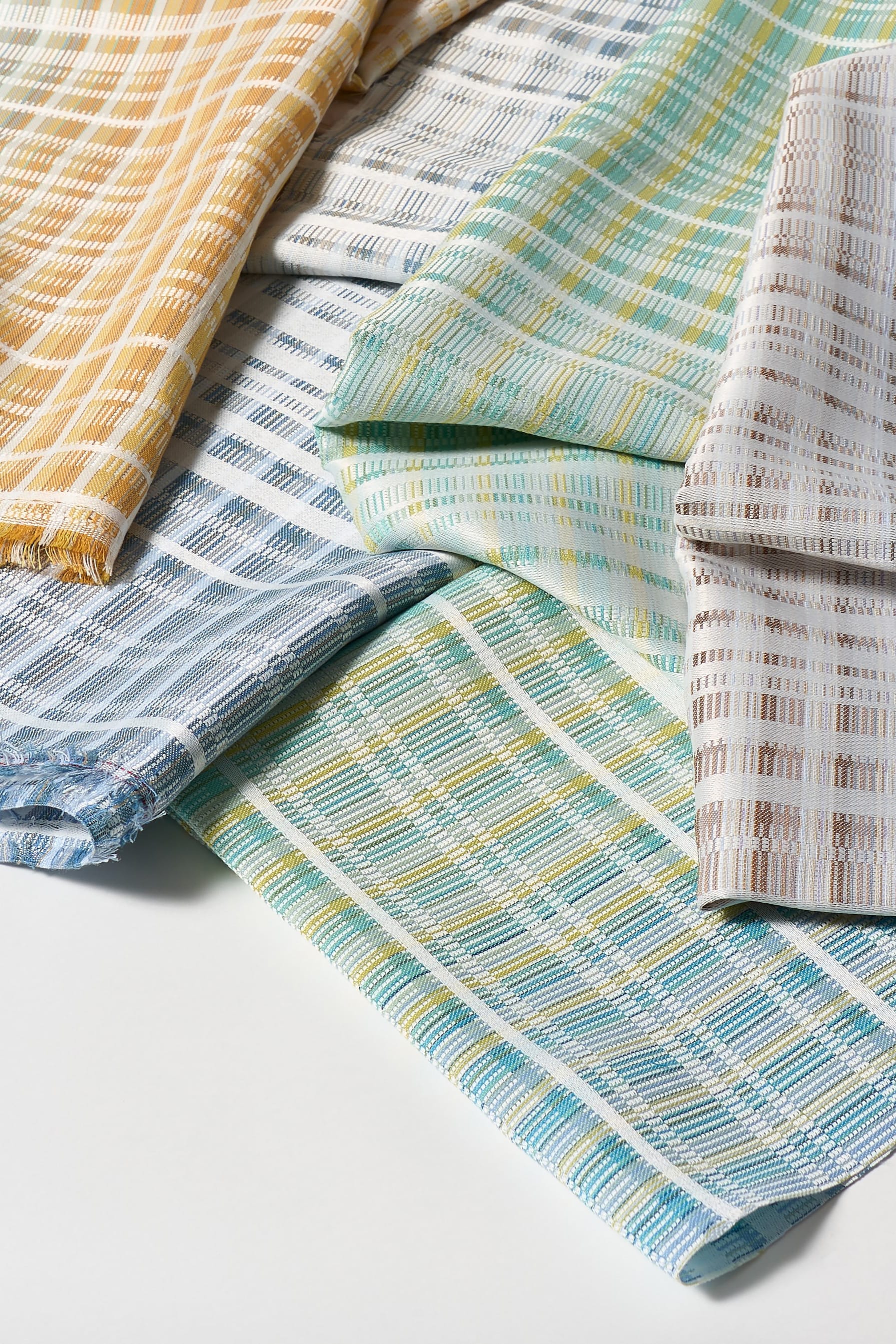 Gradient Grid, privacy curtains from the Ritual collection