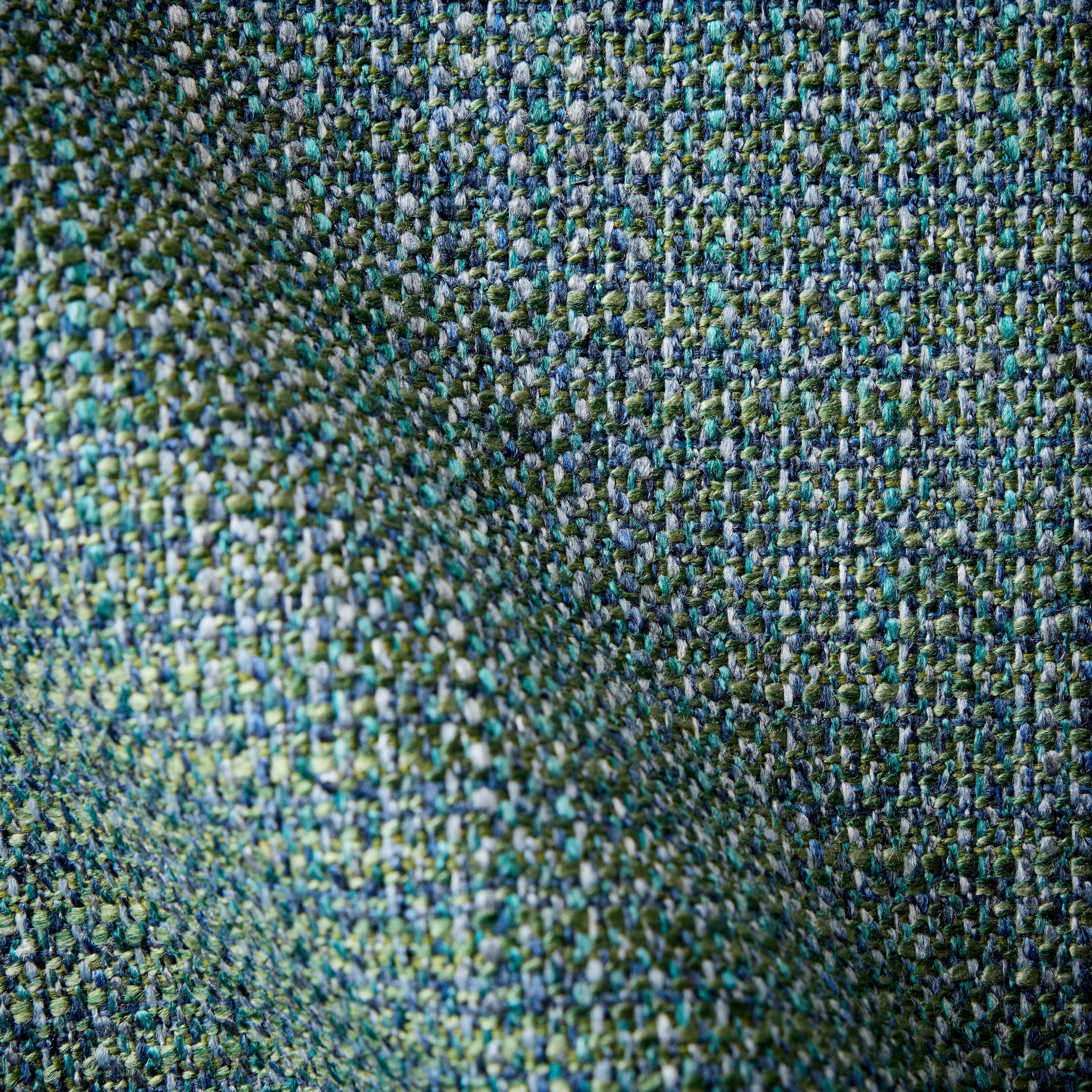 Momentum is a proud partner with Supreen in their collection of PFAS-free ultra-soft new patterns.